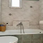 Central, Sunny & Spacious In - No 1 Appartamento *