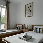 Central, Sunny & Spacious In - No 1 Appartamento
