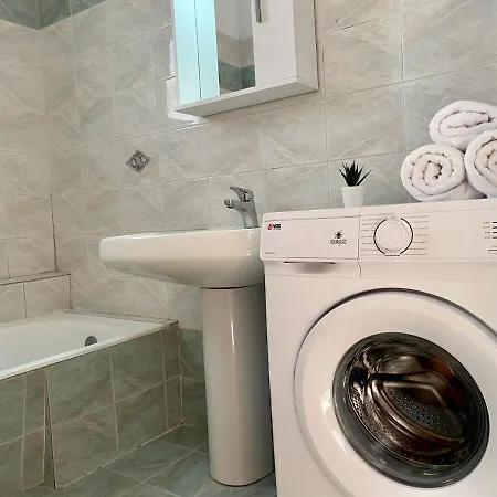 דירה Central, Sunny & Spacious Apartment, In Kos, 