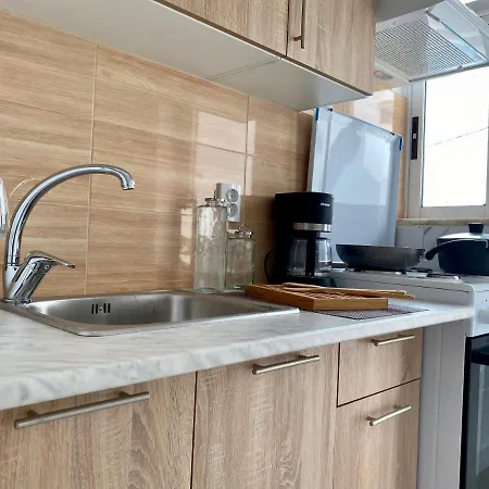דירה Central, Sunny & Spacious Apartment, In Kos, 