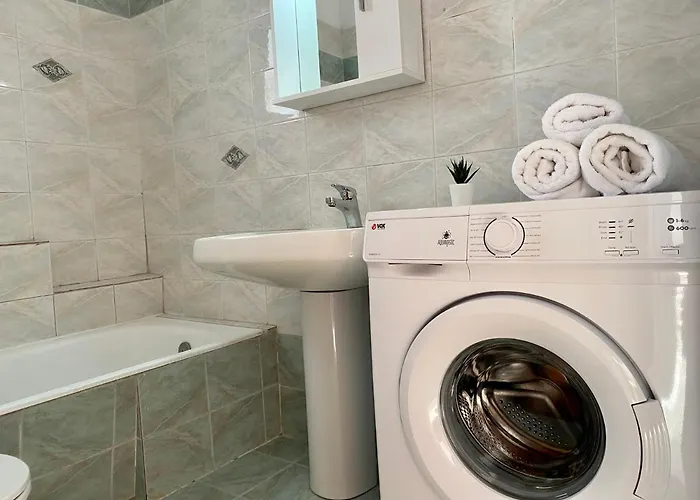 شقة Central, Sunny & Spacious In - No 1 *