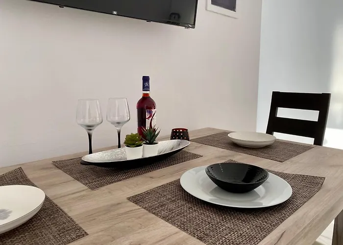 Central, Sunny & Spacious In - No 1 * بلدة كوس