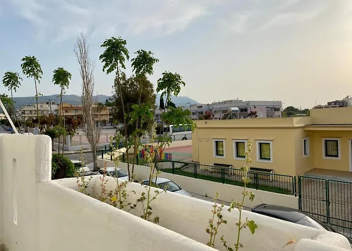 Central, Sunny & Spacious In - No 1 * بلدة كوس