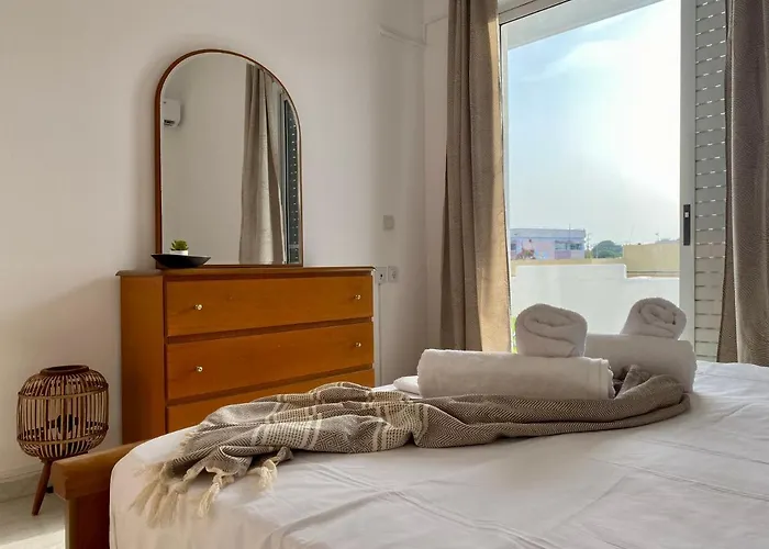 Central, Sunny & Spacious In - No 1 * بلدة كوس