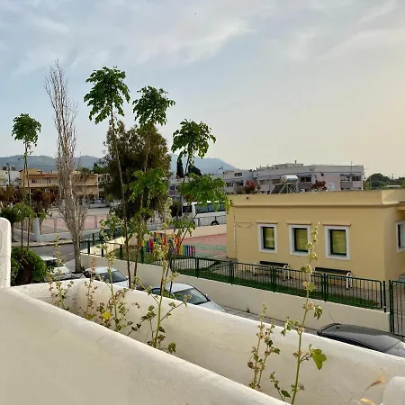 Central, Sunny & Spacious In Town - El Greco No 1 * העיירה קוס